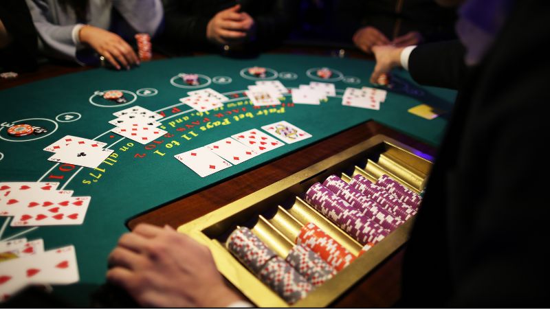 Kinh nghiệm khi chơi game bài có người thật